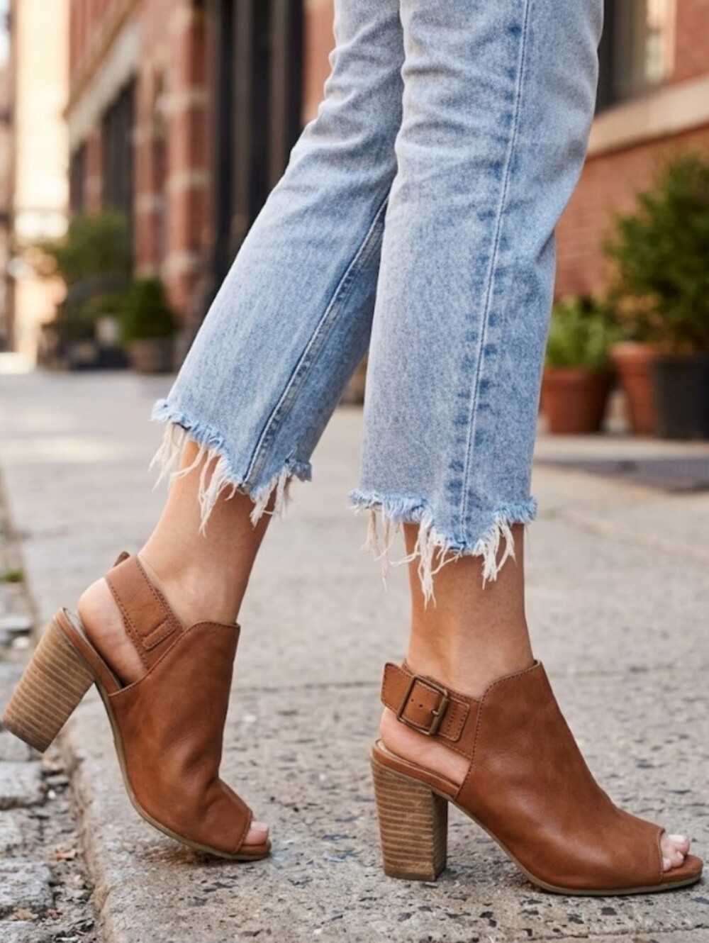 Le Chateau Tan Leather Peep Toe Mules - US 36